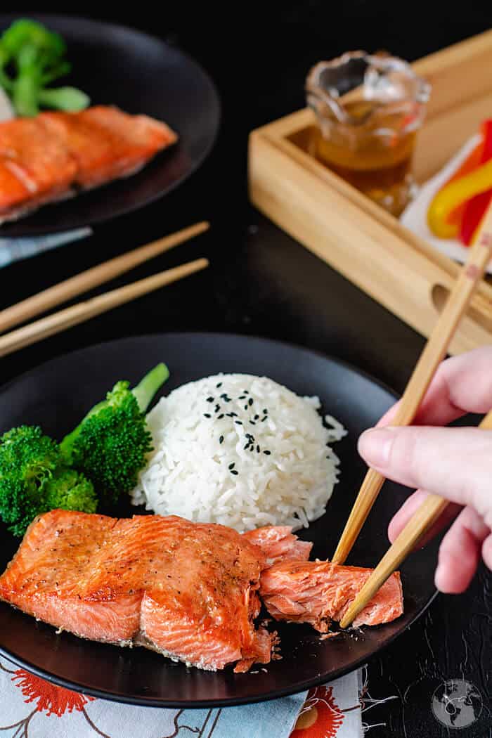 Super simple, this delicious and flaky Chinese pan-fried salmon. is quick and easy to make. 