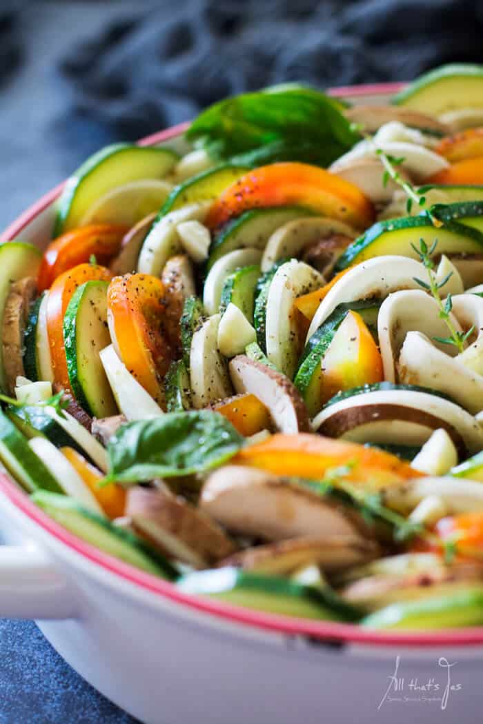 A bowl of sliced veggies